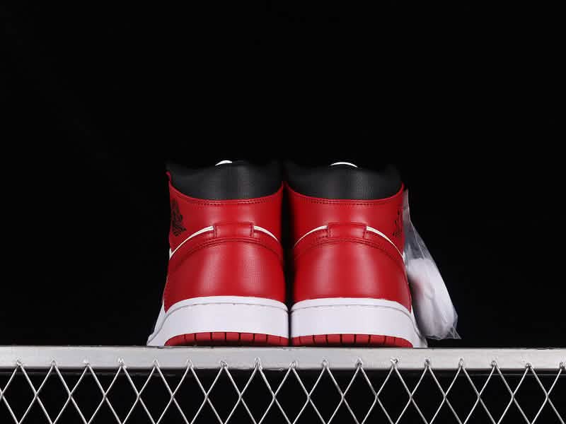 Nike Air Jordan 1 - Red