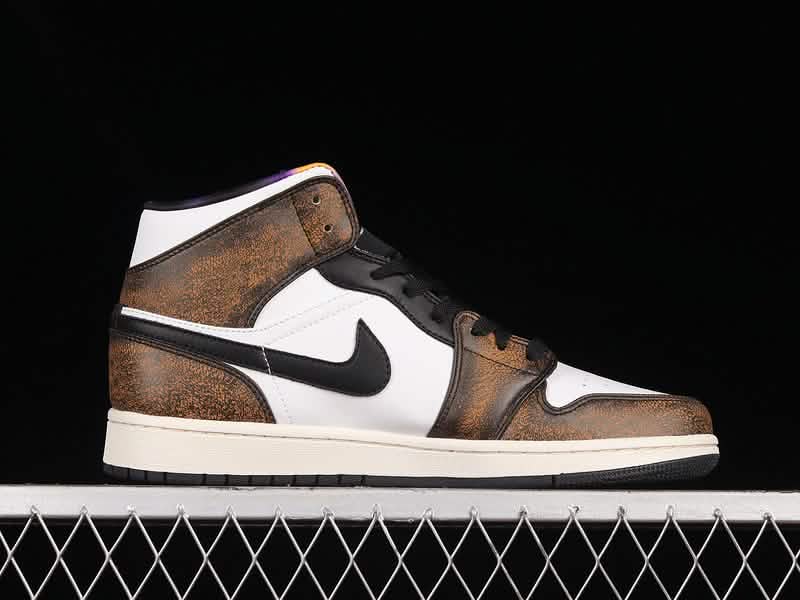 Nike Air Jordan 1 - Brown Lava