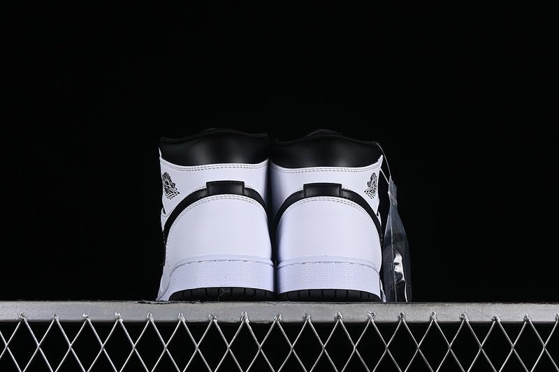 Nike Air Jordan 1 - PIANO WHITE