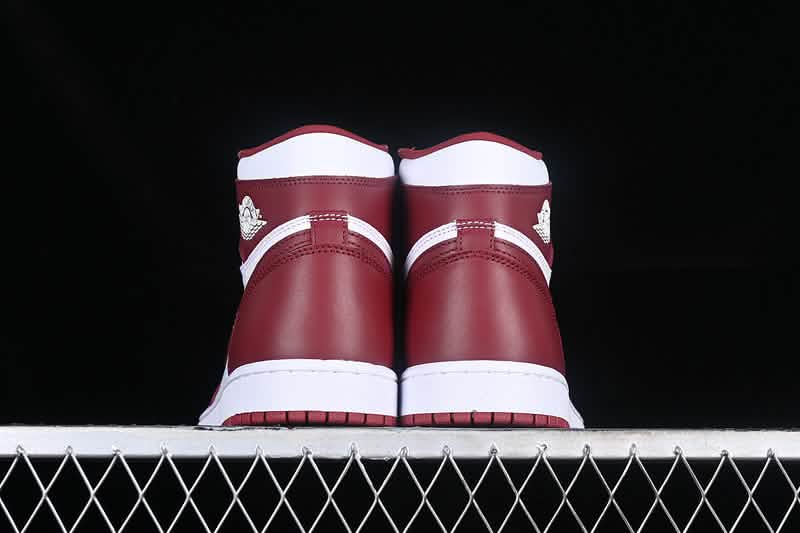 Nike Air Jordan 1 - Burgundy