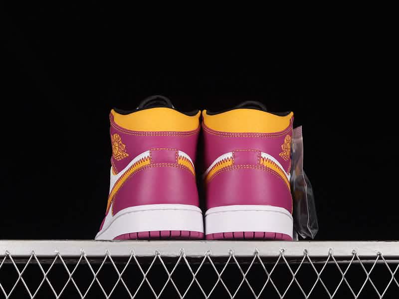 Nike Air Jordan 1 - Fuchsia