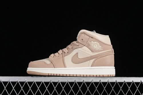 Nike Air Jordan 1 - Iconic Sand