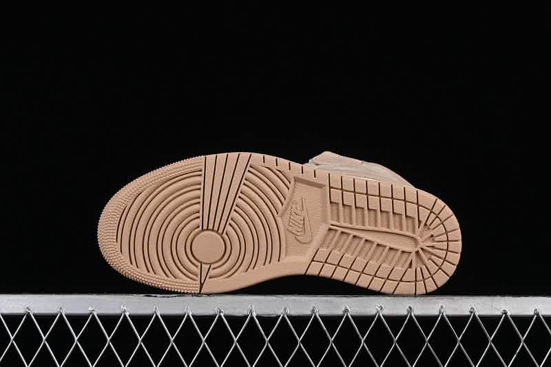 Nike Air Jordan 1 - Iconic Sand