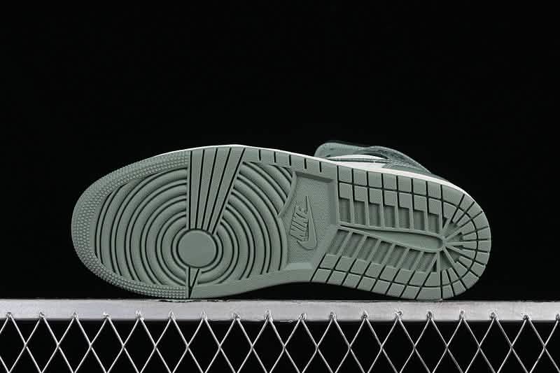 Nike Air Jordan 1 - Mint Green