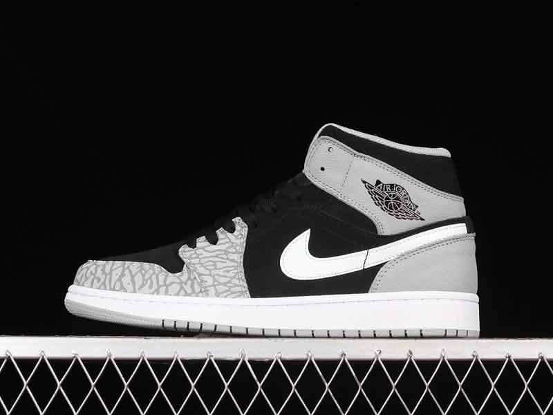 Nike Air Jordan 1 - Monochrome