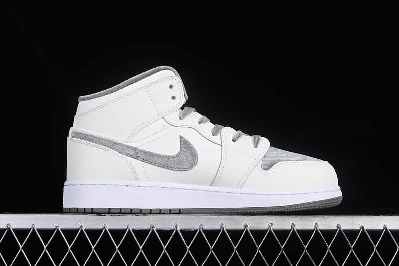 Nike Air Jordan 1 - Pastel White