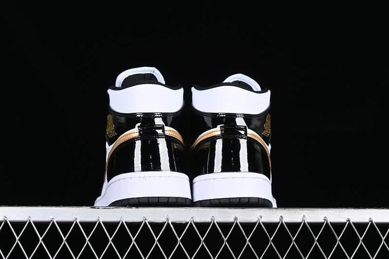 Nike Air Jordan 1 - Piano Black