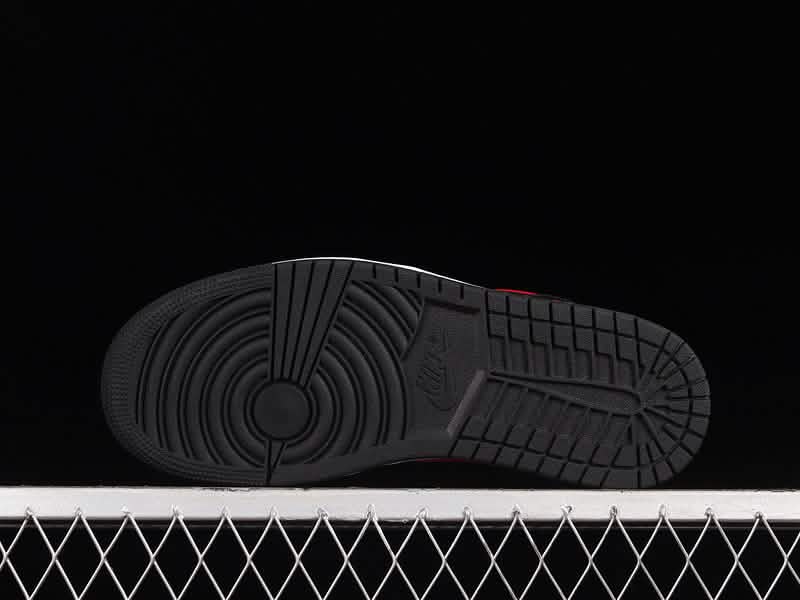 Nike Air Jordan 1 - Red Wings