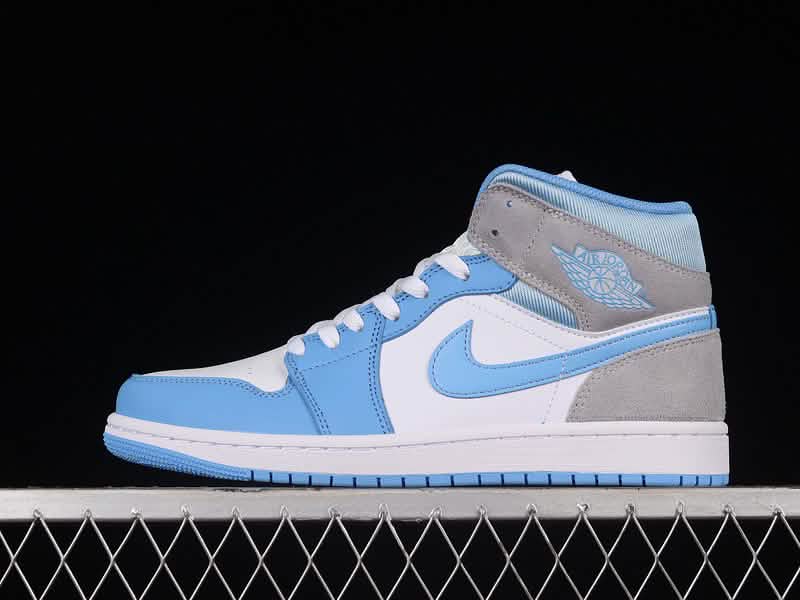 Nike Air Jordan 1 - Retro Light Blue