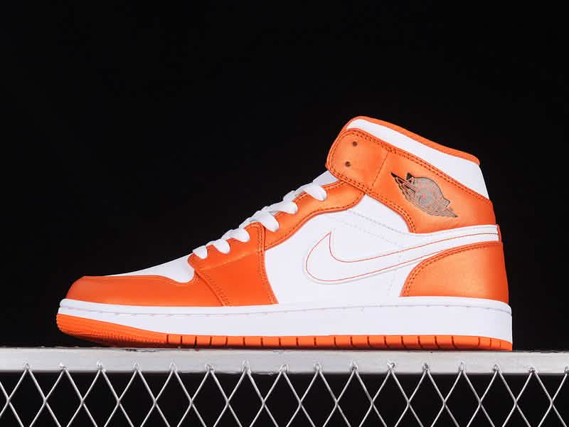 Nike Air Jordan 1 - Retro Orange