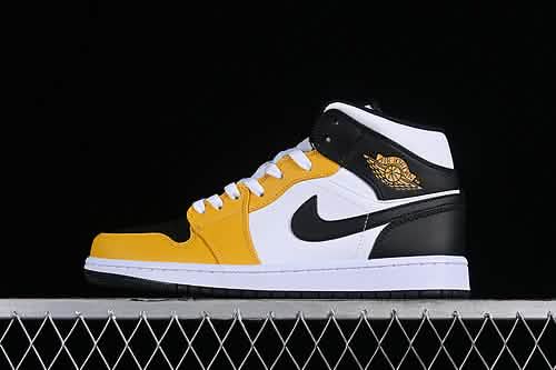 Nike Air Jordan 1 - Retro Yellow