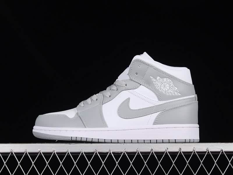 Nike Air Jordan 1 - White Silver