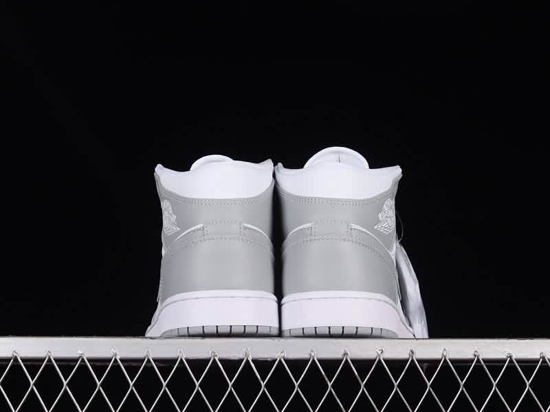 Nike Air Jordan 1 - White Silver