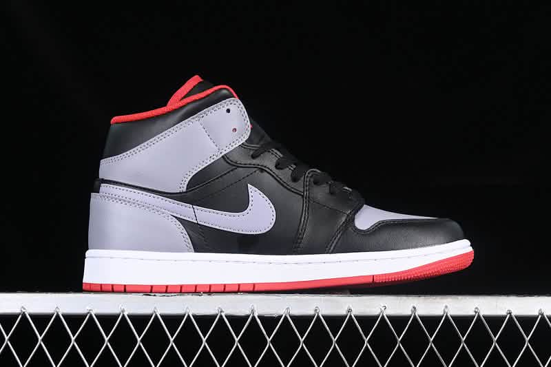 Nike Air Jordan 1 - Gray