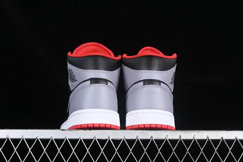 Nike Air Jordan 1 - Gray