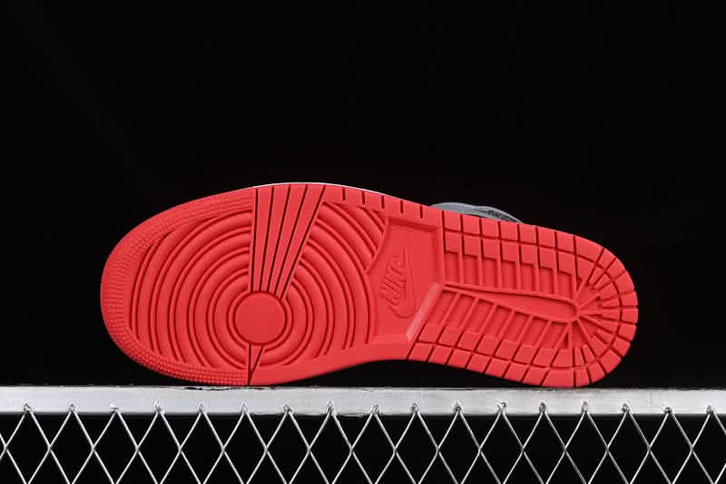 Nike Air Jordan 1 - Gray