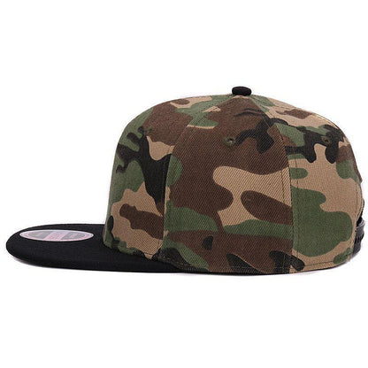 Camo flat-brimmed baseball cap from HATLANDER in durable polyester material