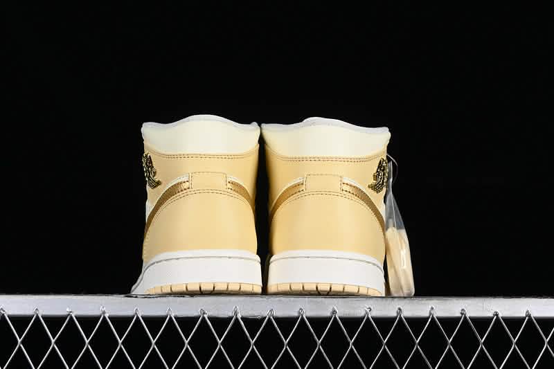 Nike Air Jordan 1 - Gold Digger
