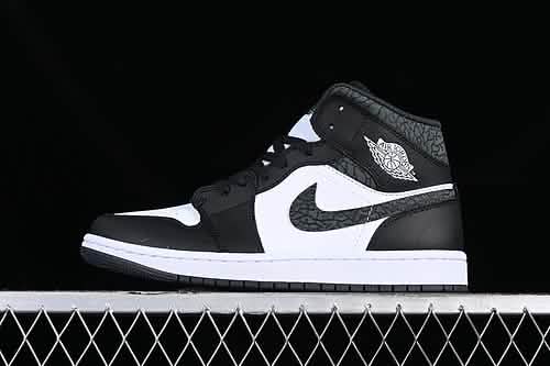 Nike Air Jordan 1 - Black Chrome - Black / 36