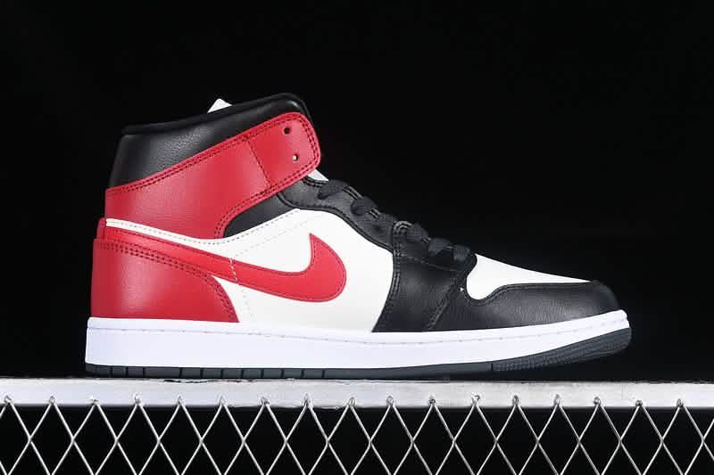 Nike Air Jordan 1 - Blood Red - Red / 37