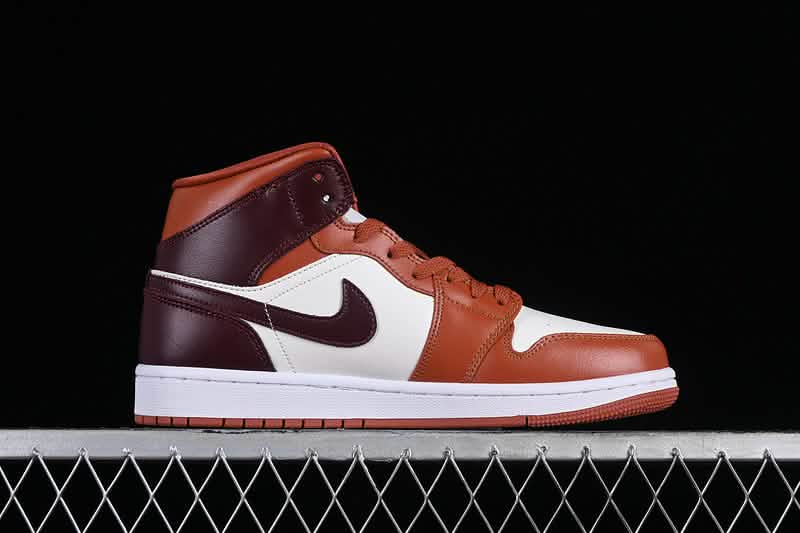 Nike Air Jordan 1 - Coffe - Brown / 36