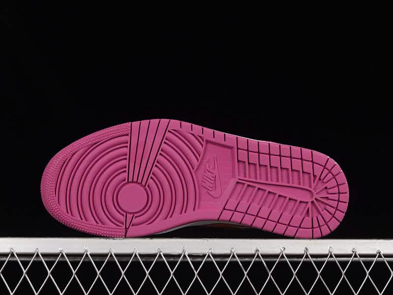 Nike Air Jordan 1 - Fuchsia
