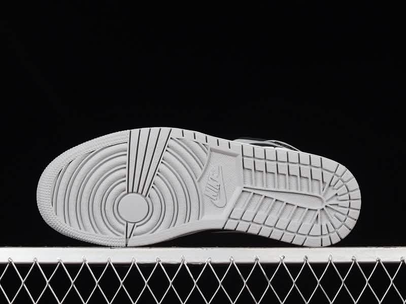 Nike Air Jordan 1 - Monochrome