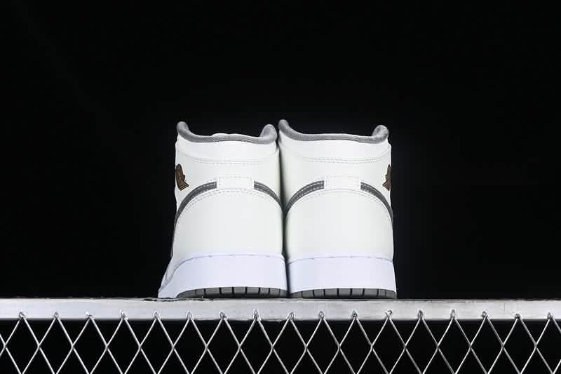 Nike Air Jordan 1 - Pastel White