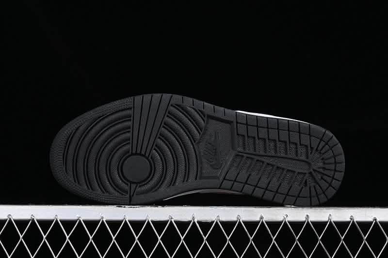 Nike Air Jordan 1 - Piano Black