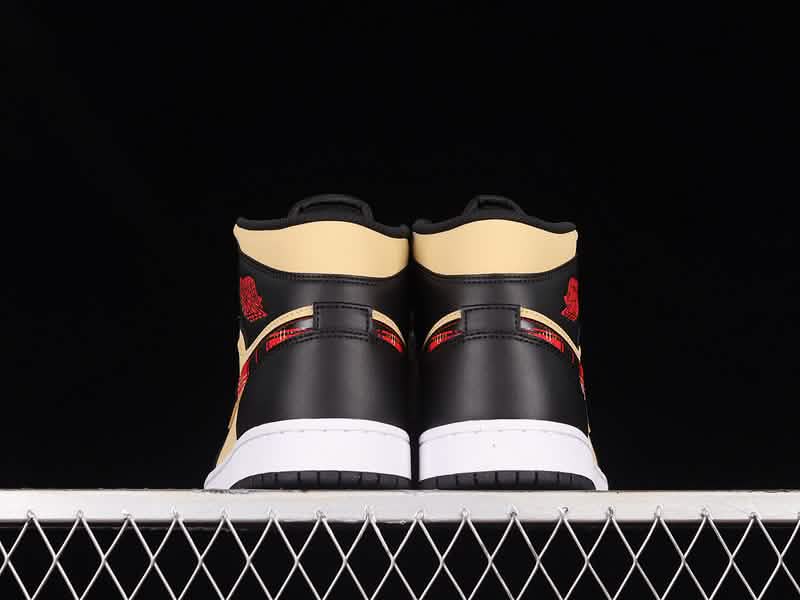 Nike Air Jordan 1 - Röda vingar