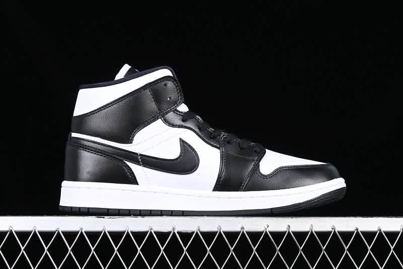 Nike Air Jordan 1 - Retro Black - Black / 36