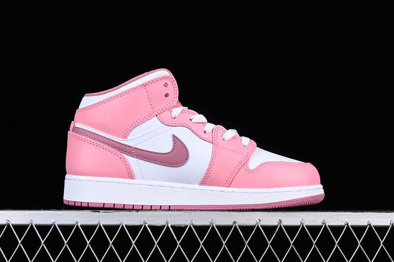 Nike Air Jordan 1 - Retro Pink