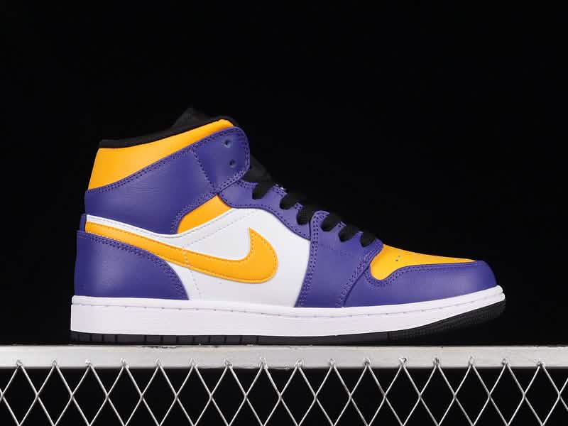 Nike Air Jordan 1 - RETRO PURPLE - Purple / 36
