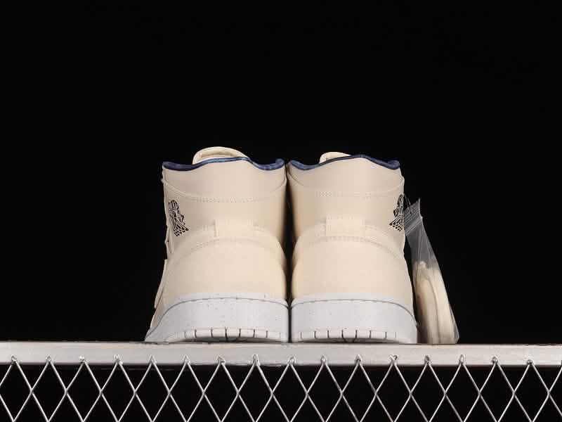 Nike Air Jordan 1 - Sandman