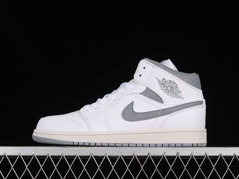 Nike Air Jordan 1 - Snow White