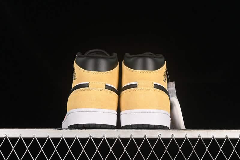 Nike Air Jordan 1 - Solblekning