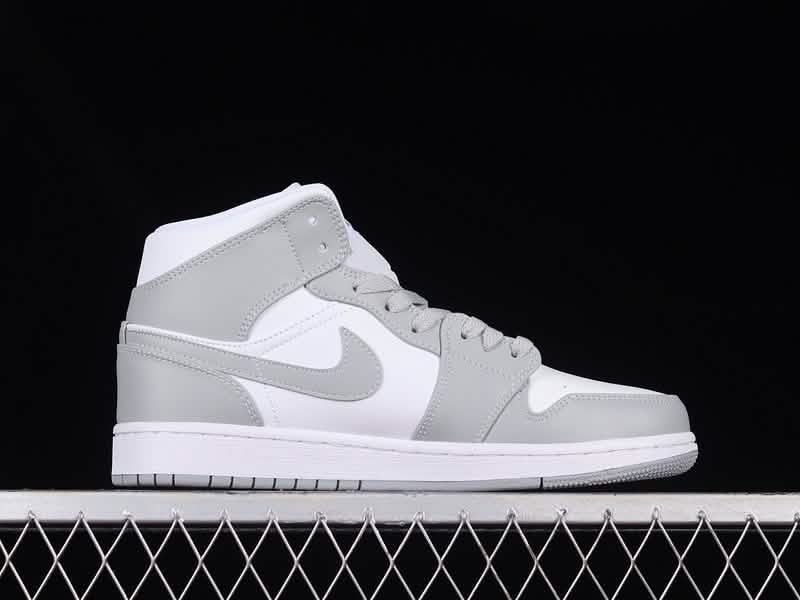 Nike Air Jordan 1 - White Silver