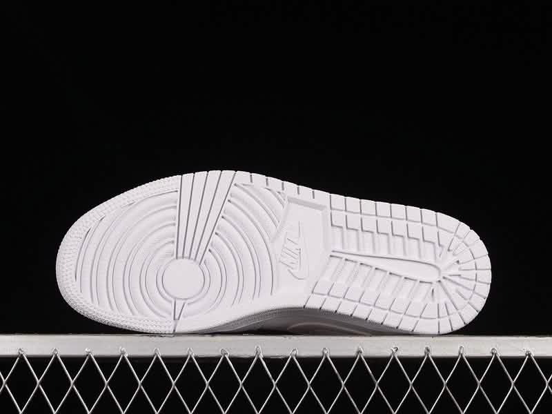 Nike Air Jordan 1 - WHITE